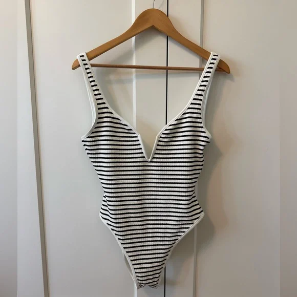 L*Space Coco One Piece Classic, Sailing Along Stripes, L - Picture 4 of 7